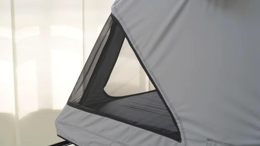 Triangular Mesh Ventilation Window for Rooftop Tent
